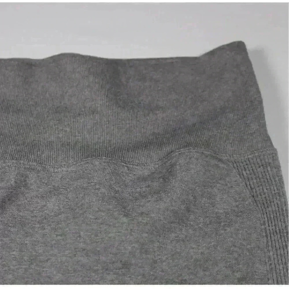 NWOT BUTT LIFT Bicycle Shorts Gray 5.5" Inseam Compression Flattering Women Sz S - Picture 5 of 9